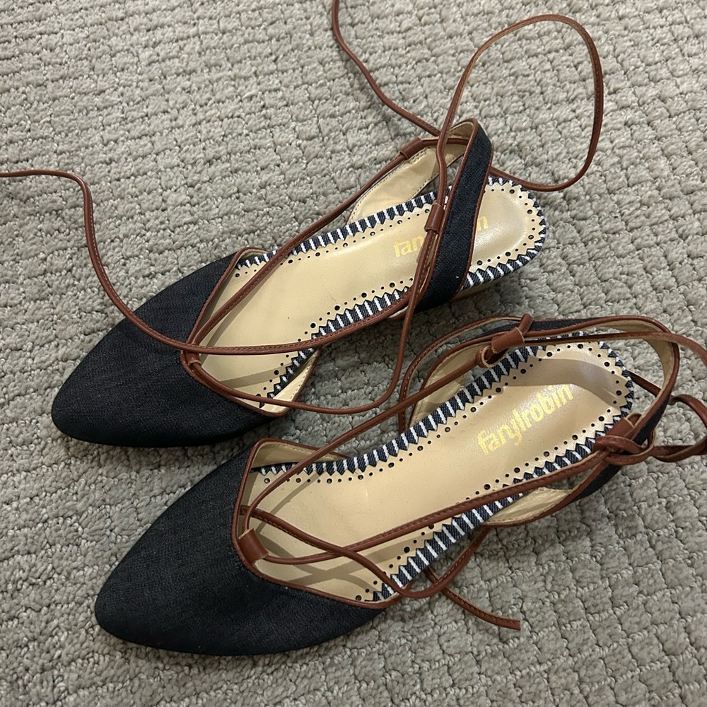 Farylrobin Black and Brown Lace-Up Flats